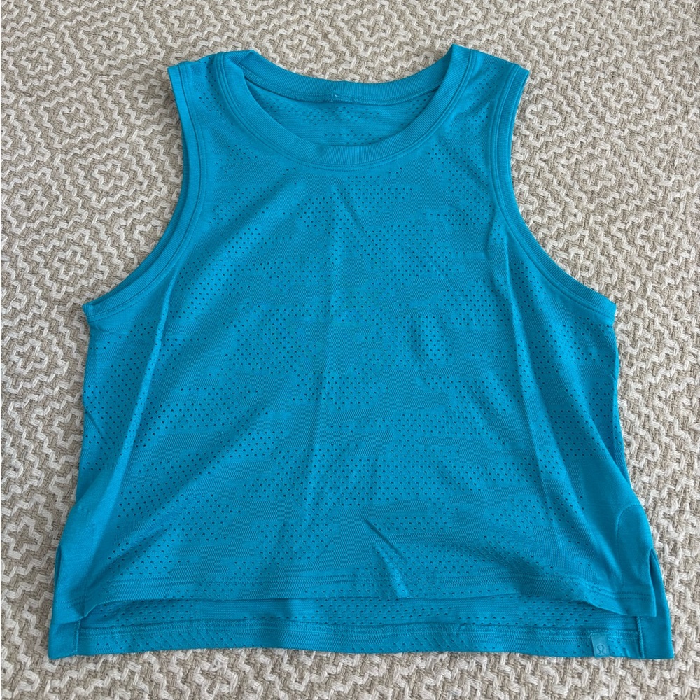 Lululemon train to be tank